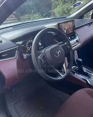 Toyota Corolla Cross Hybrid 2023 White