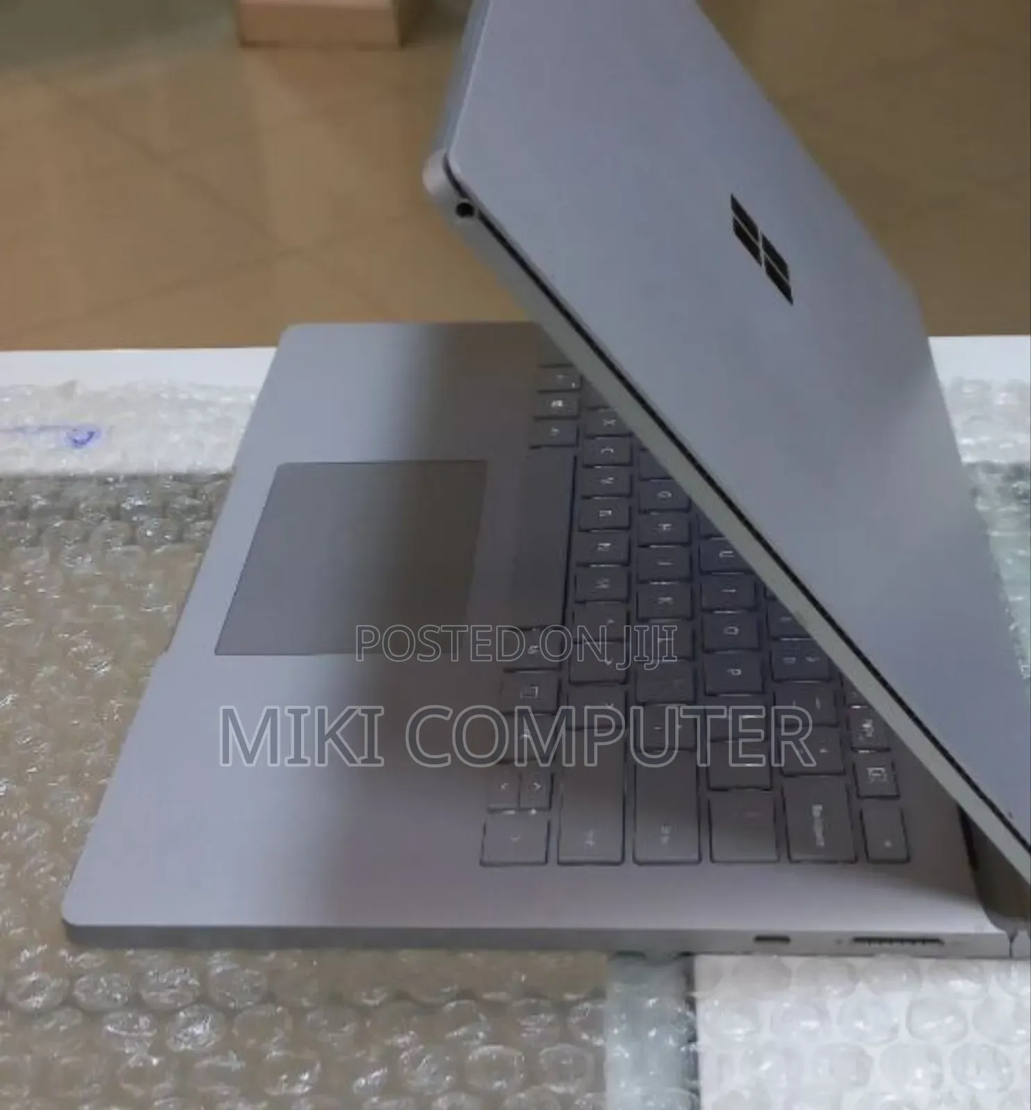 New Laptop Microsoft Surface 16GB Intel Core I7 SSD 256GB