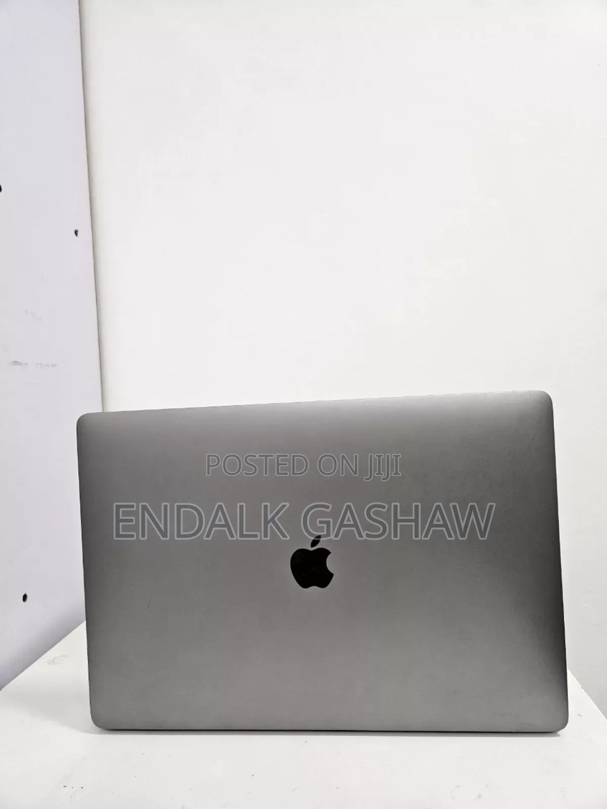 New Laptop Apple MacBook Pro 2019 16GB Intel Core I9 SSD 512GB
