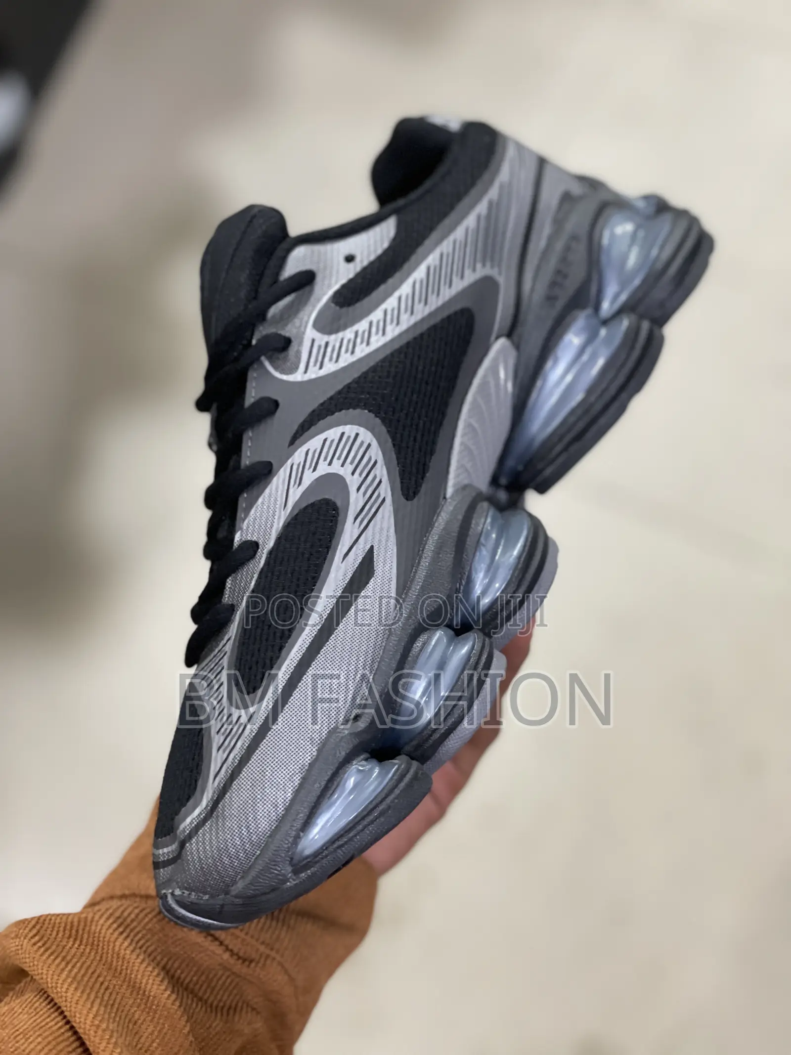 New Balance Abzorb 2000 Sneaker in a Black and Grey Colorway