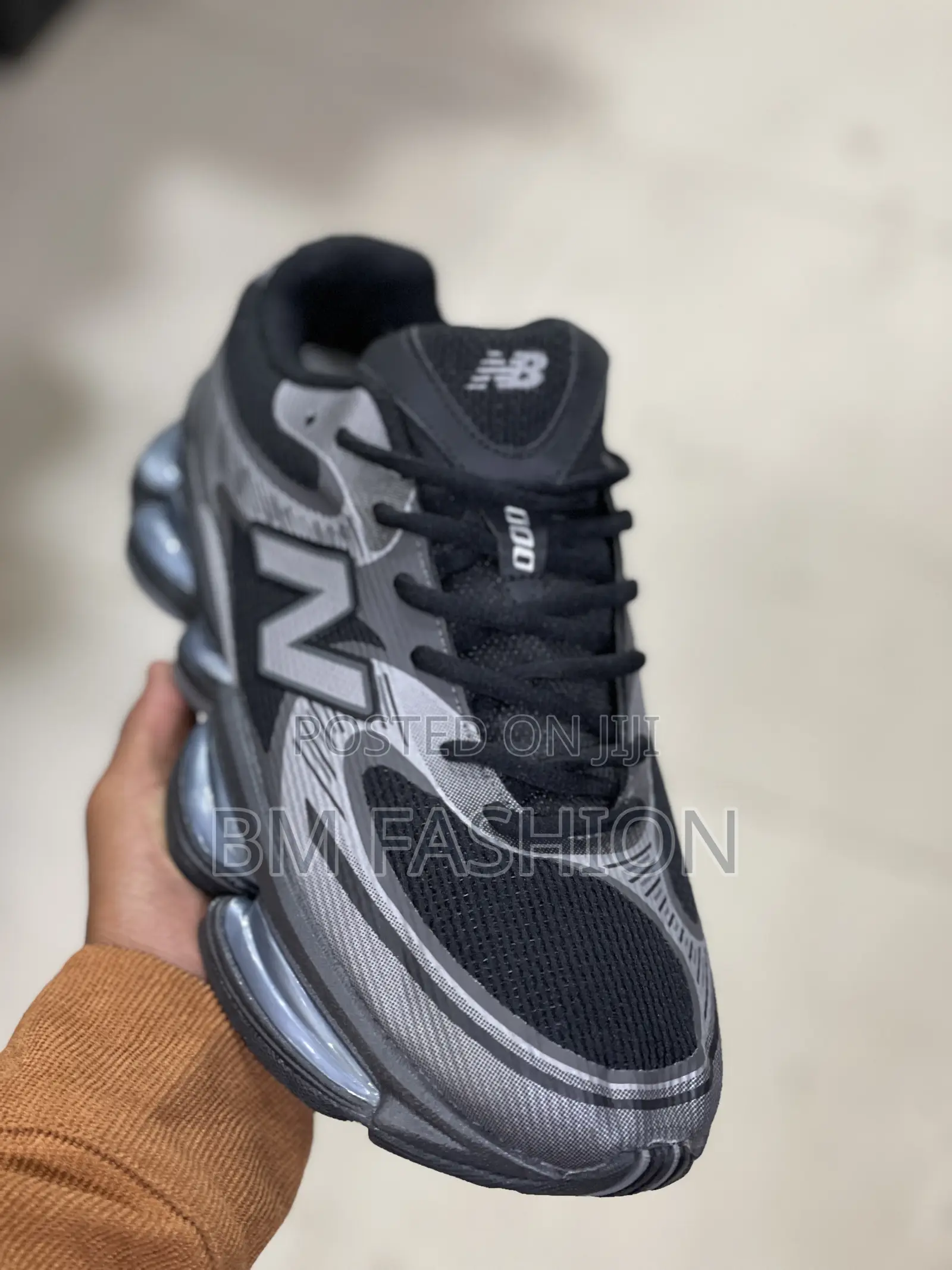 New Balance Abzorb 2000 Sneaker in a Black and Grey Colorway