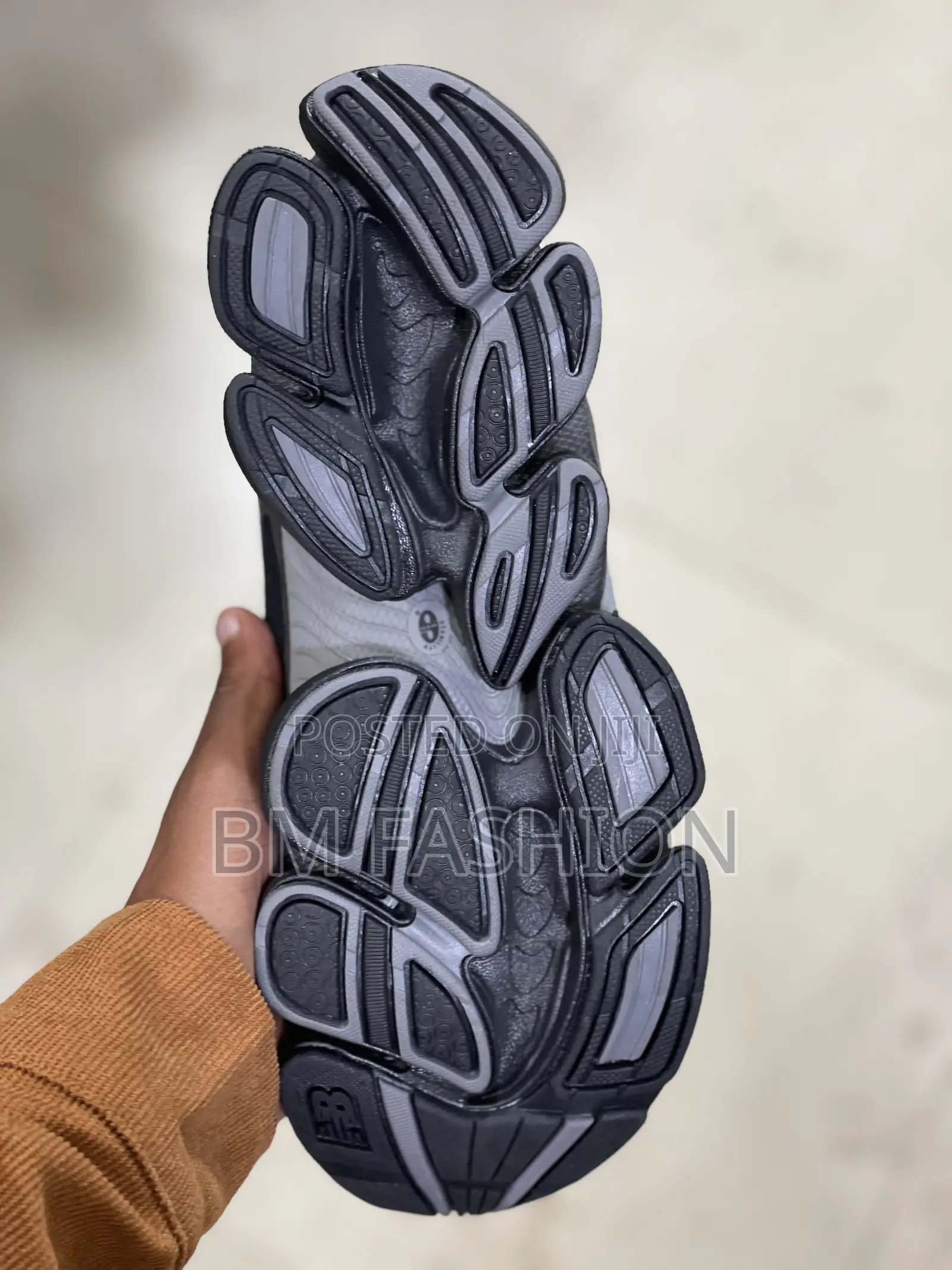 New Balance Abzorb 2000 Sneaker in a Black and Grey Colorway