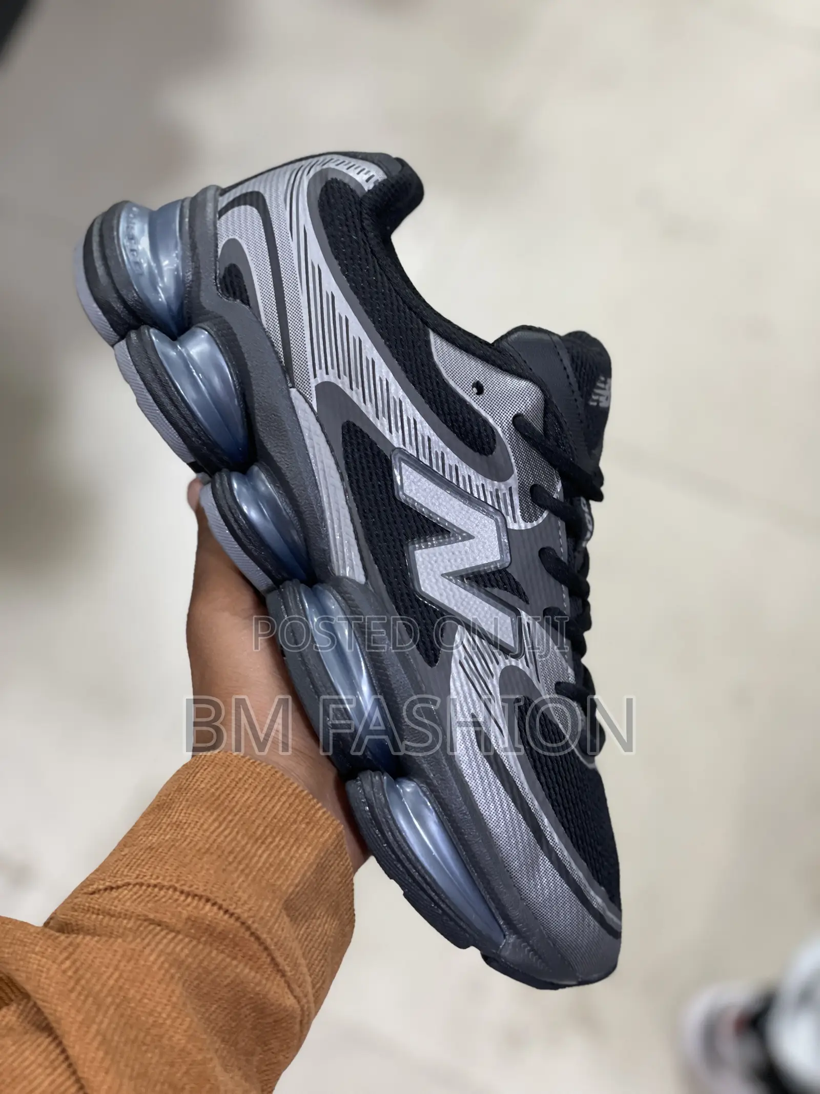New Balance Abzorb 2000 Sneaker in a Black and Grey Colorway
