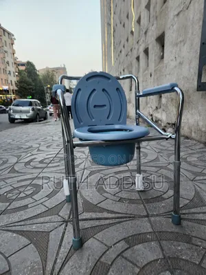 Photo - Toilet Chair鳵你commode Chair奔走poty Bucket Chair延續commode Chair Medical