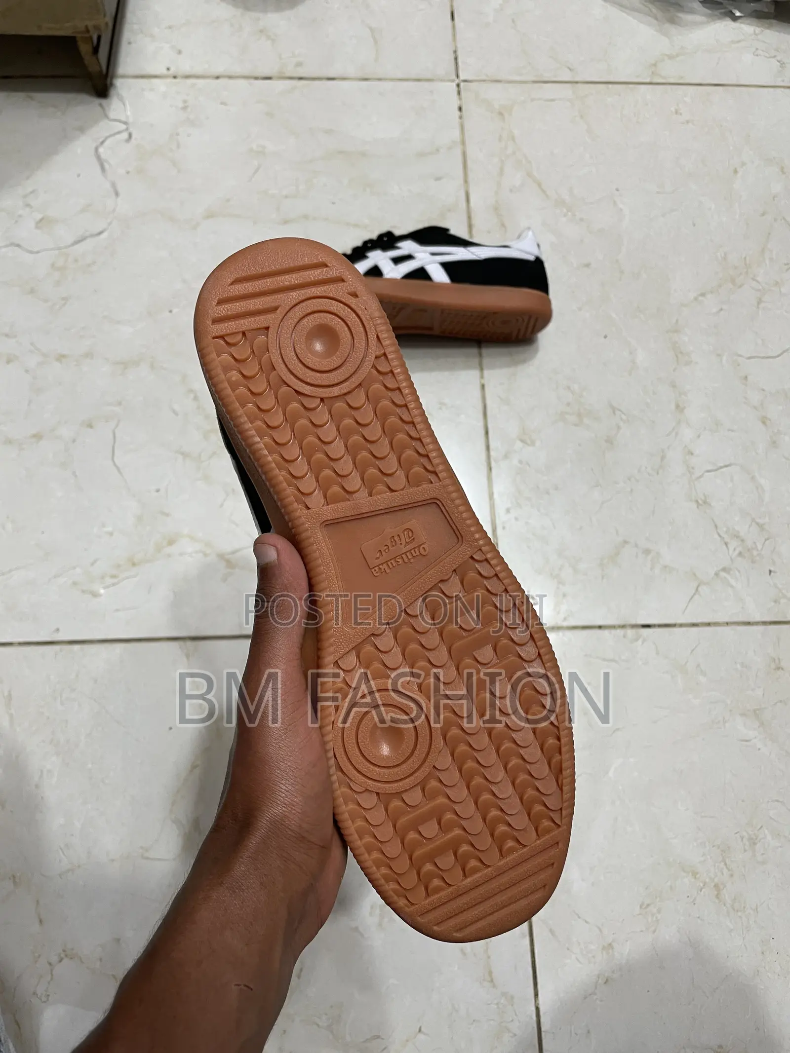 Onitsuka Tiger Tokuten Sneakers in Black Suede