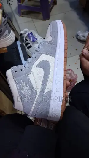 Air Jordan 1 Mid Se 'Coconut Milk Particle Gray'