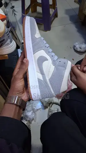 Air Jordan 1 Mid Se 'Coconut Milk Particle Gray'