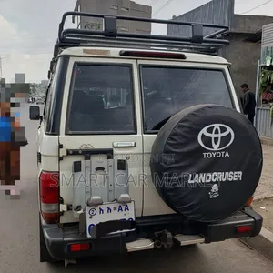 Toyota Land Cruiser 2018 White