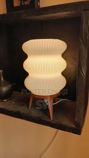 ጥበብ Table Lamp From ንጋት