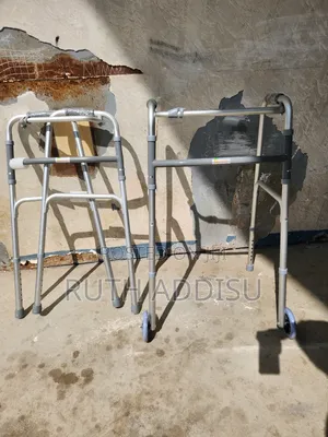 Photo - Walker Almunium Brand New朱諾walking Aid輕易walker Medical New Walker