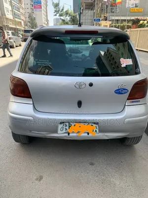 Toyota Vitz 2003 Silver