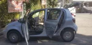 Toyota Vitz 2003 Silver