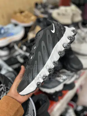 Nike Air Max Dn8 Men's Shoe in a Black Colorway