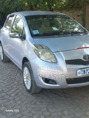 Toyota Yaris 2010 Silver