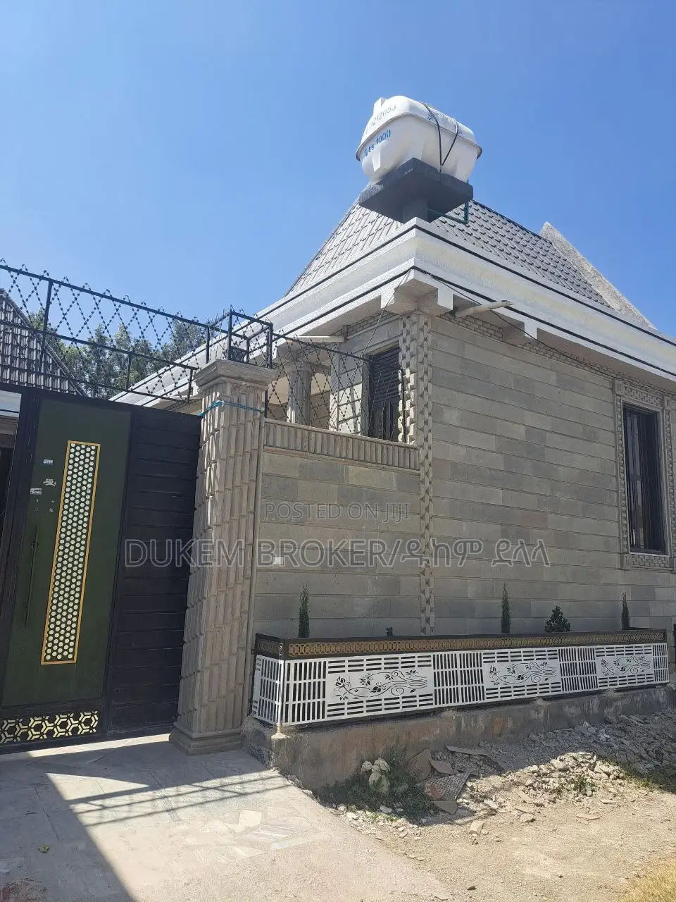 Furnished 3bdrm Townhouse/Terrace in ዱከም ኮንዶሚኒዬም, East Shewa for sale