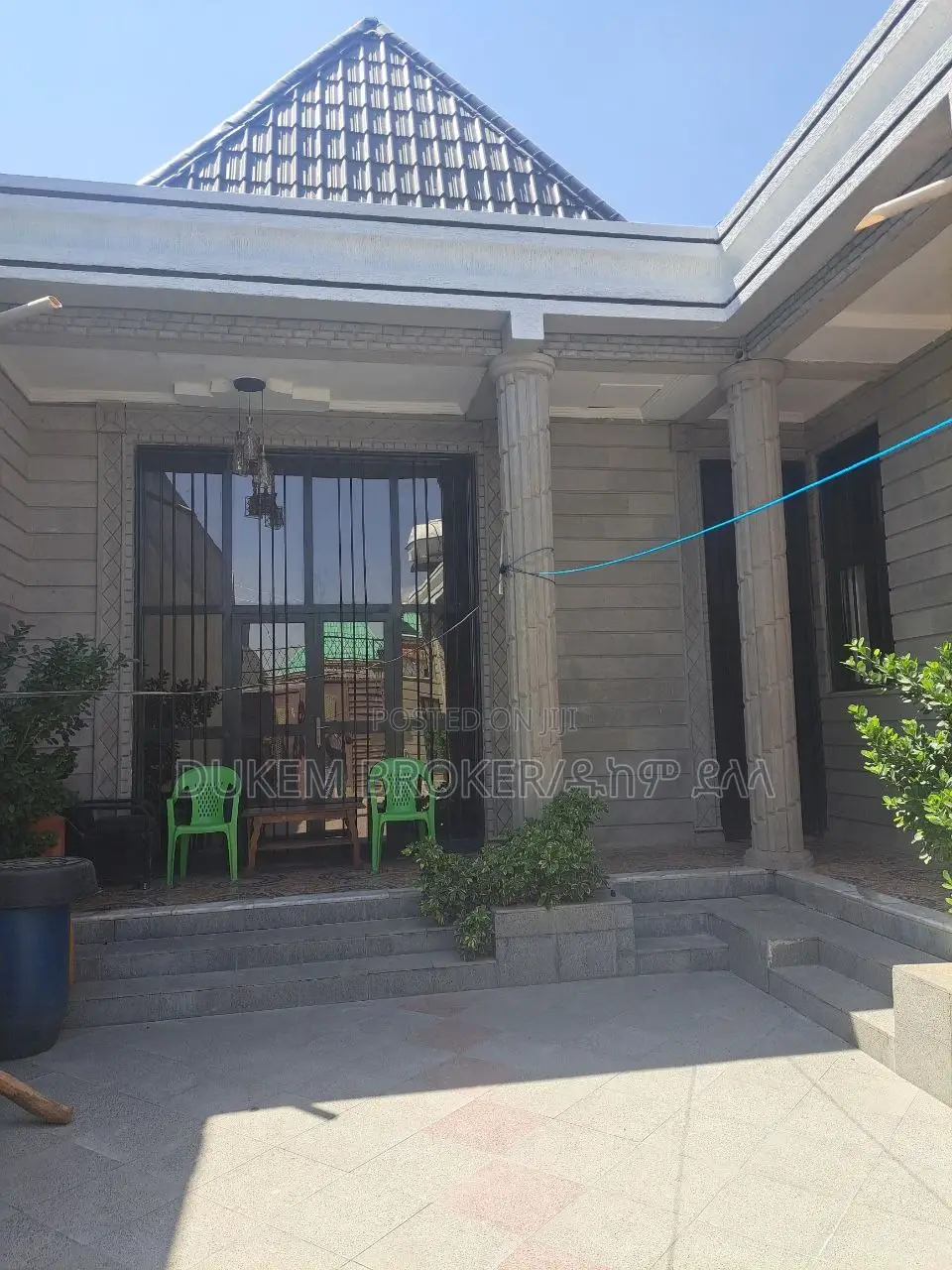 Furnished 3bdrm Townhouse/Terrace in ዱከም ኮንዶሚኒዬም, East Shewa for sale