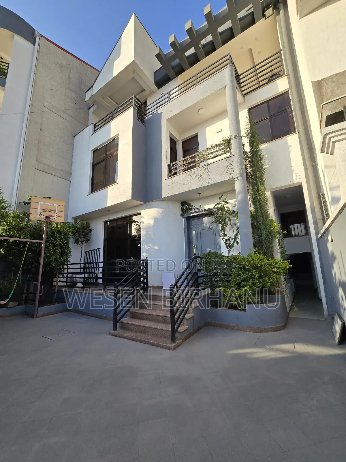 9bdrm Townhouse/Terrace in አያት, Bole for sale