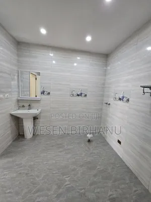 9bdrm Townhouse/Terrace in አያት, Bole for sale