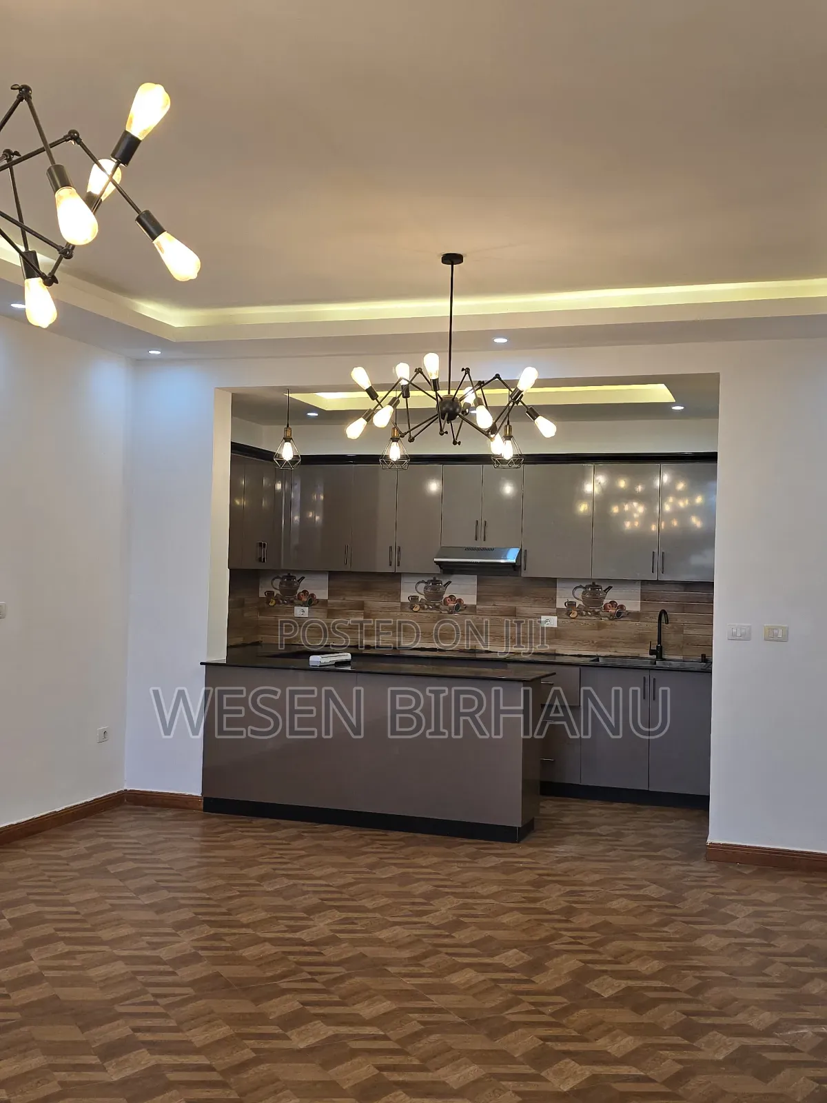 9bdrm Townhouse/Terrace in አያት, Bole for sale