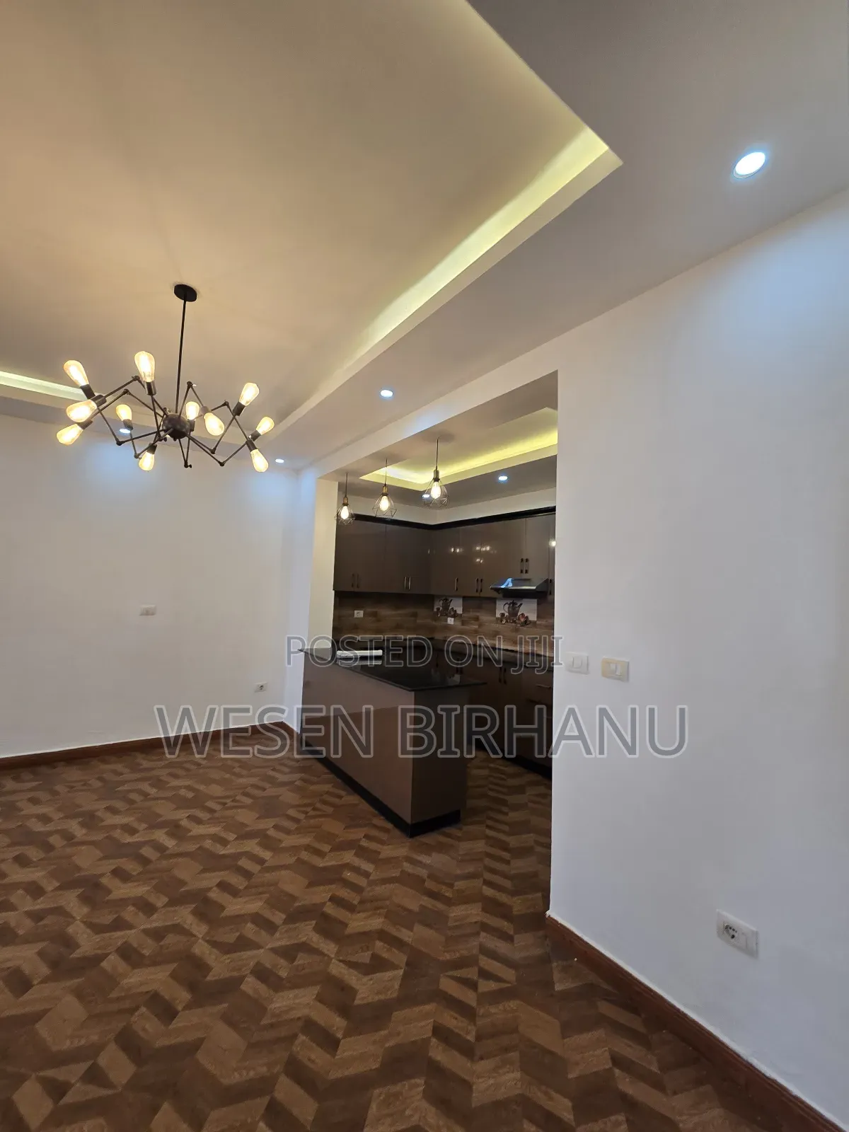 9bdrm Townhouse/Terrace in አያት, Bole for sale