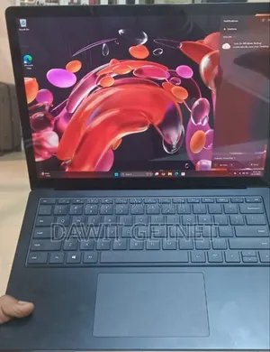 New Laptop Microsoft Surface 16GB Intel Core I7 SSD 512GB
