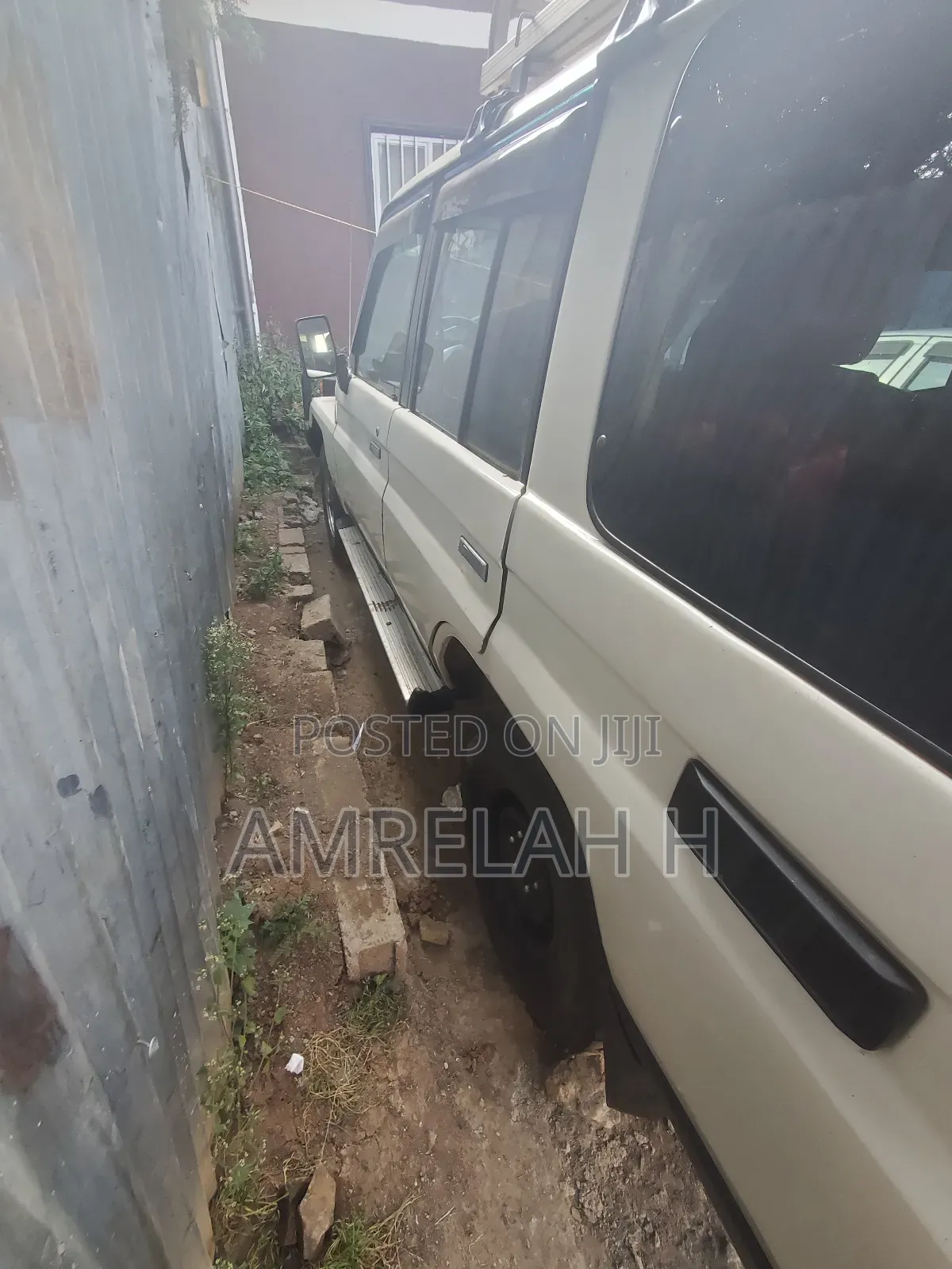 Toyota Land Cruiser 70 1985 White