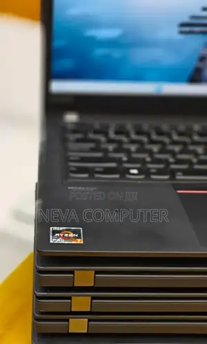 Photo - New Laptop Lenovo Thinkpad P14s 16GB Intel Core I7 SSD 512GB