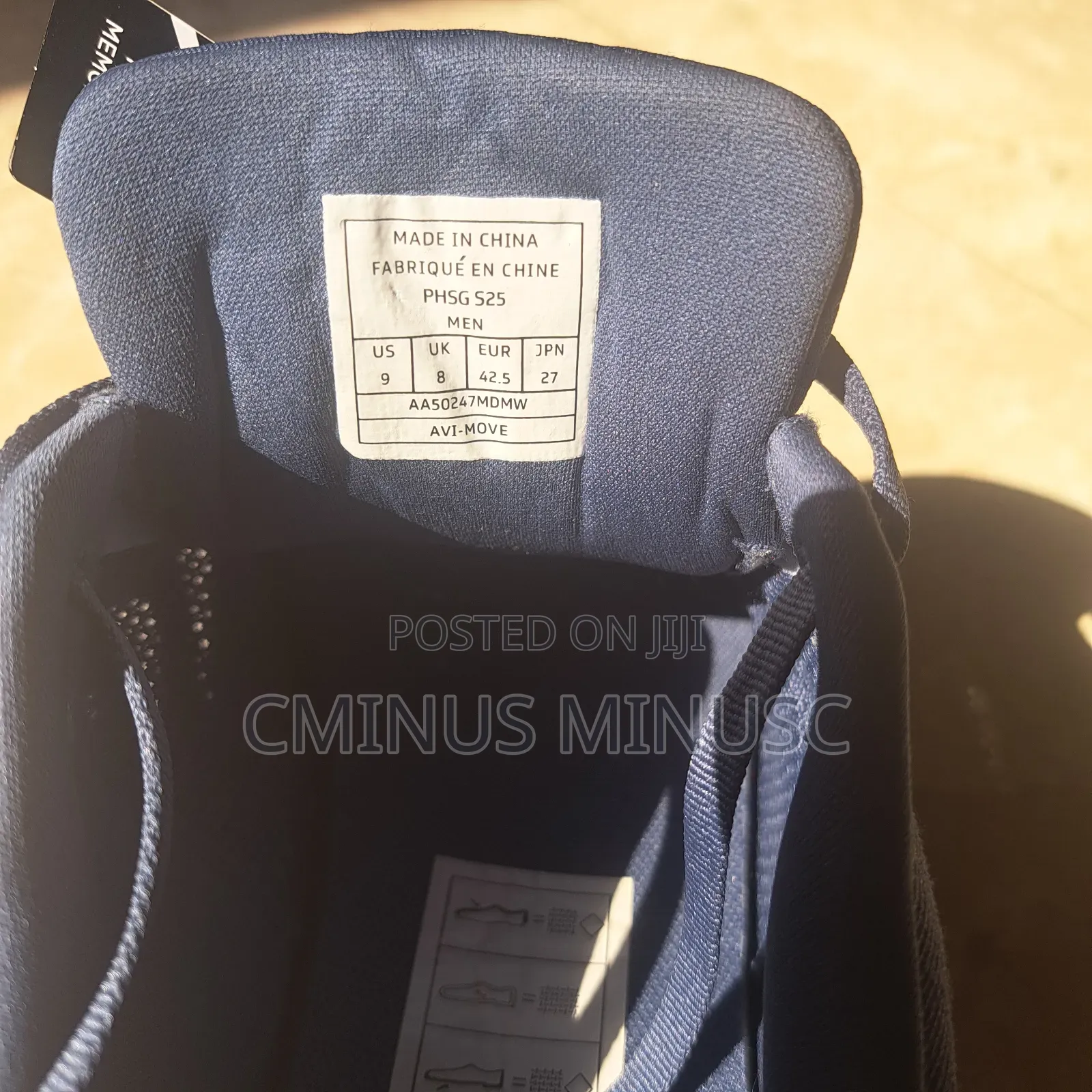 Avia Athletics ሹ ጫማ ተሸምቶ __________? ሀ, ይለበሳል ለ,ይጠለቃል ሐ, ለበዓል ይቀመጣል