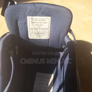 Avia Athletics ሹ ጫማ ተሸምቶ __________? ሀ, ይለበሳል ለ,ይጠለቃል ሐ, ለበዓል ይቀመጣል