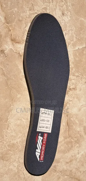 Avia Athletics ሹ ጫማ ተሸምቶ __________? ሀ, ይለበሳል ለ,ይጠለቃል ሐ, ለበዓል ይቀመጣል