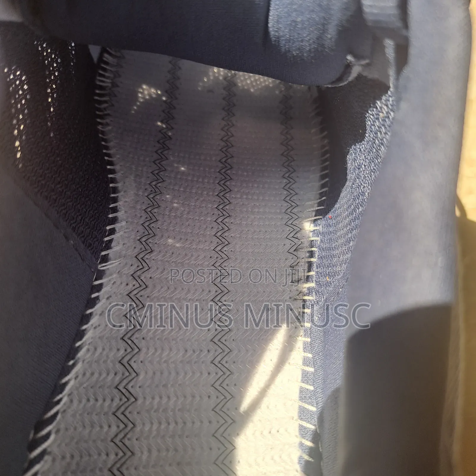 Avia Athletics ሹ ጫማ ተሸምቶ __________? ሀ, ይለበሳል ለ,ይጠለቃል ሐ, ለበዓል ይቀመጣል