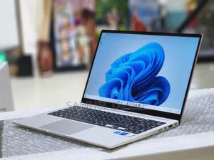 Photo - New Laptop Samsung 8GB Intel Core I5 SSD 256GB