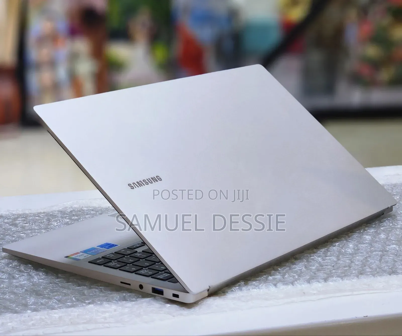 New Laptop Samsung 8GB Intel Core I5 SSD 256GB