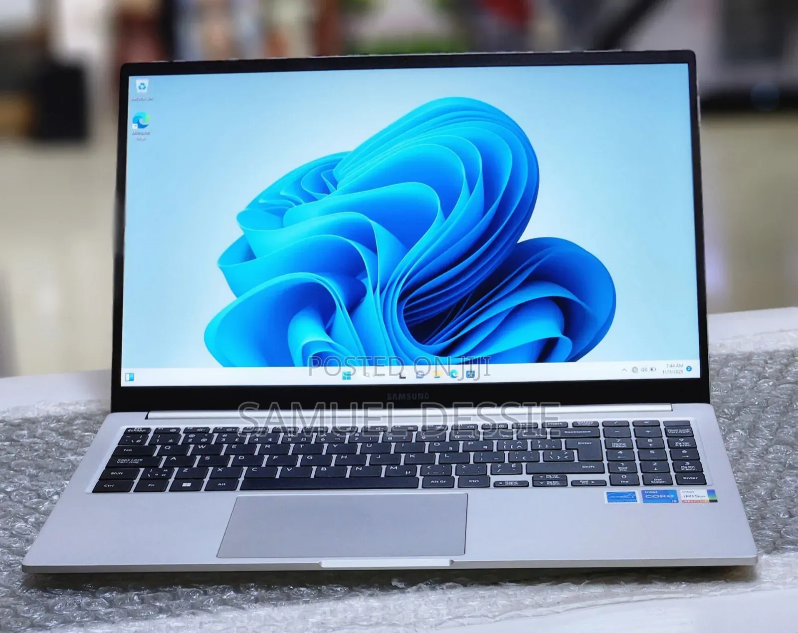 New Laptop Samsung 8GB Intel Core I5 SSD 256GB