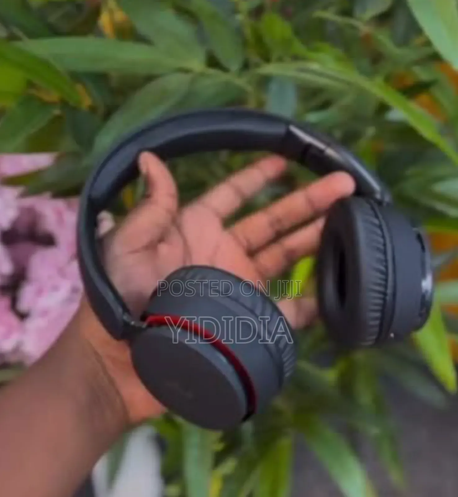 ‎Beats Solo Pro – Noise Cancelling - On Ear Headphones