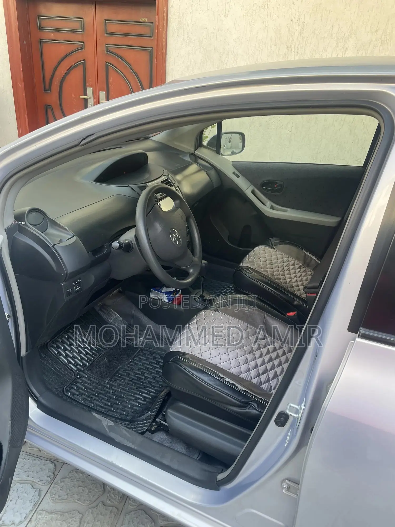 Toyota Yaris Base Hatchback 3dr 2010 Silver