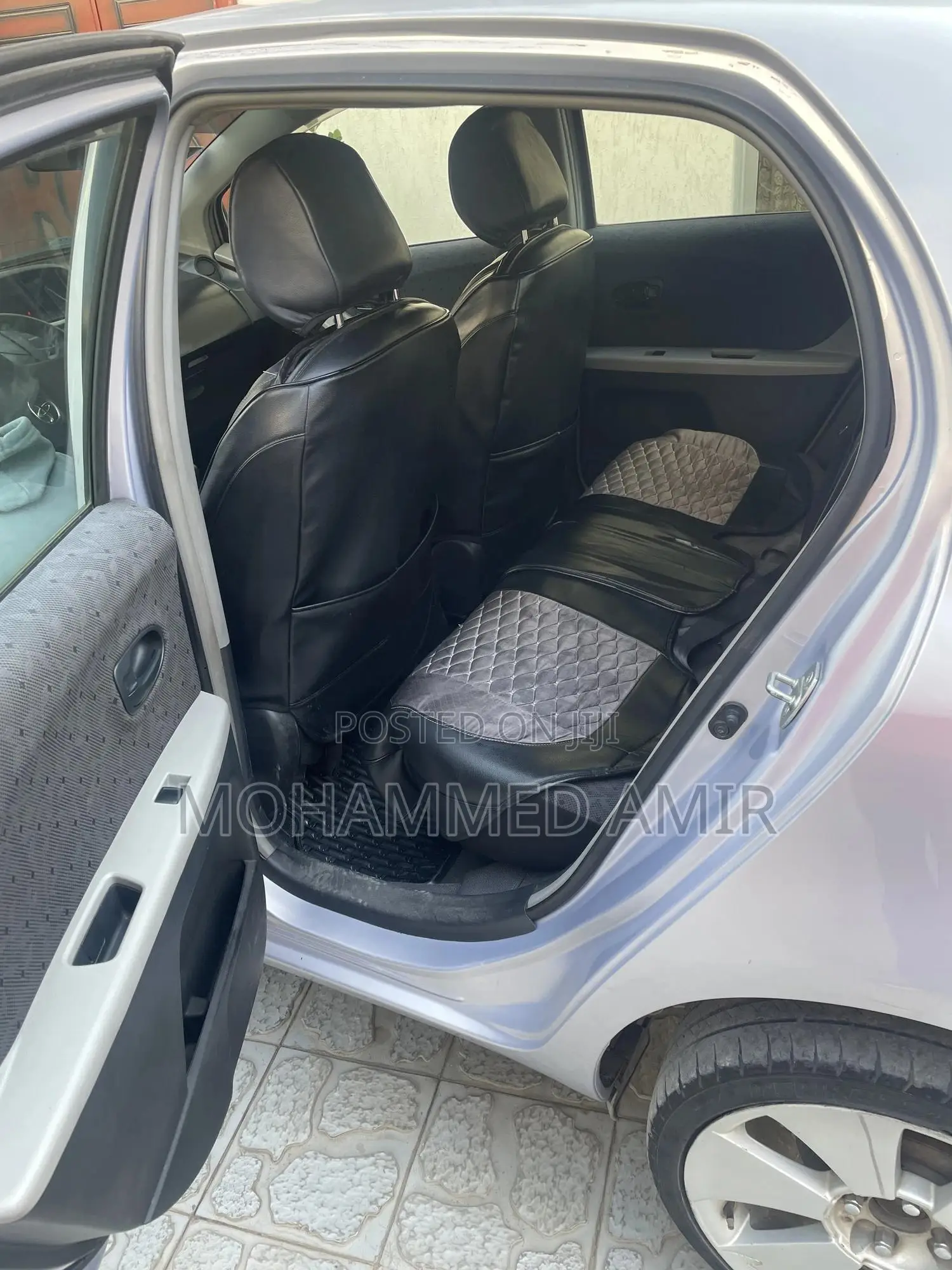 Toyota Yaris Base Hatchback 3dr 2010 Silver