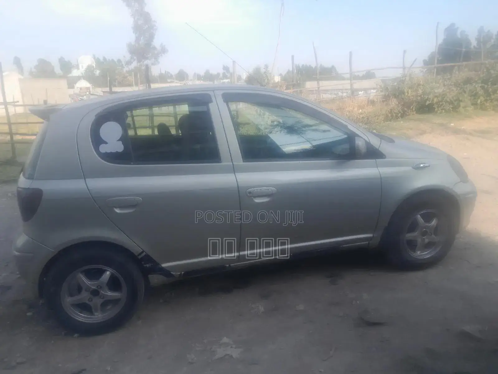 Toyota Vitz 2002 Silver