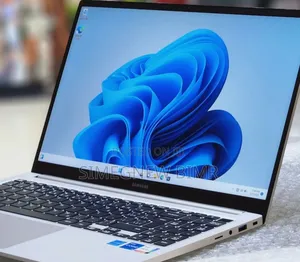 Photo - New Samsung Galaxy Book3 360 15 NP750QFG 8GB Intel Core I5 SSD 256GB