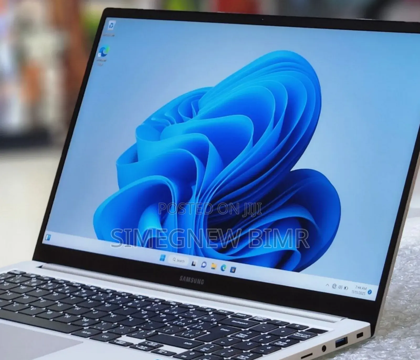 New Samsung Galaxy Book3 360 15 NP750QFG 8GB Intel Core I5 SSD 256GB