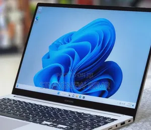 New Samsung Galaxy Book3 360 15 NP750QFG 8GB Intel Core I5 SSD 256GB