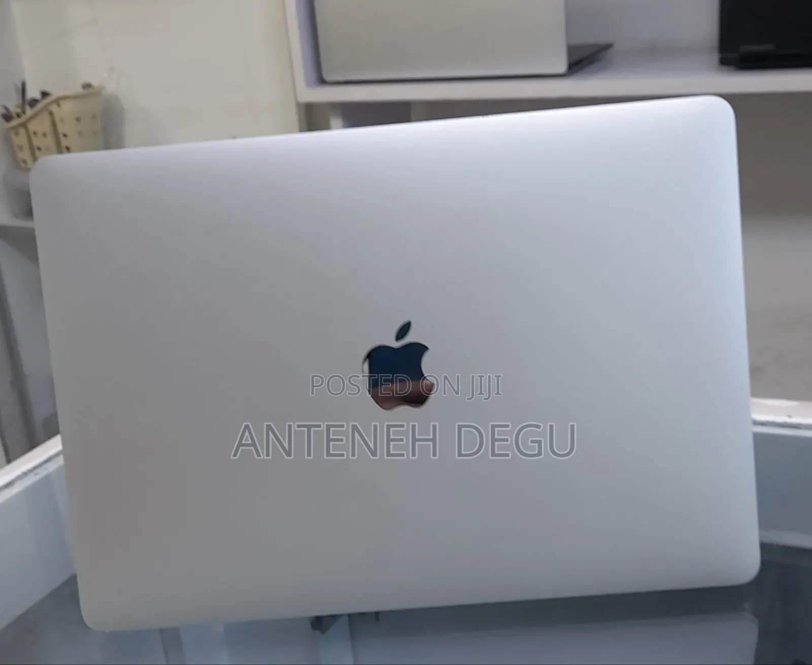 New Laptop Apple MacBook 16GB Apple M1 SSD 512GB