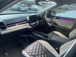 Volkswagen ID.6 2022 Black