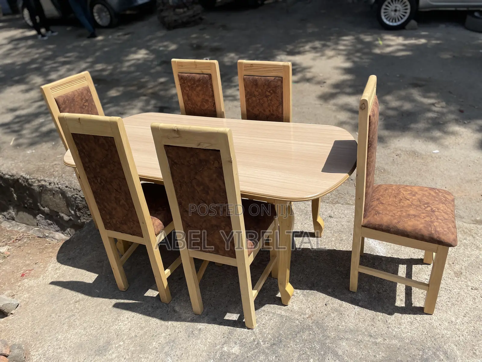 አይተው ወድው የሚገዟቸው ዘመናዊ የምግብ ጠረዼዛዎች በተመጣጣኝ ዋጋ አቅርበናል