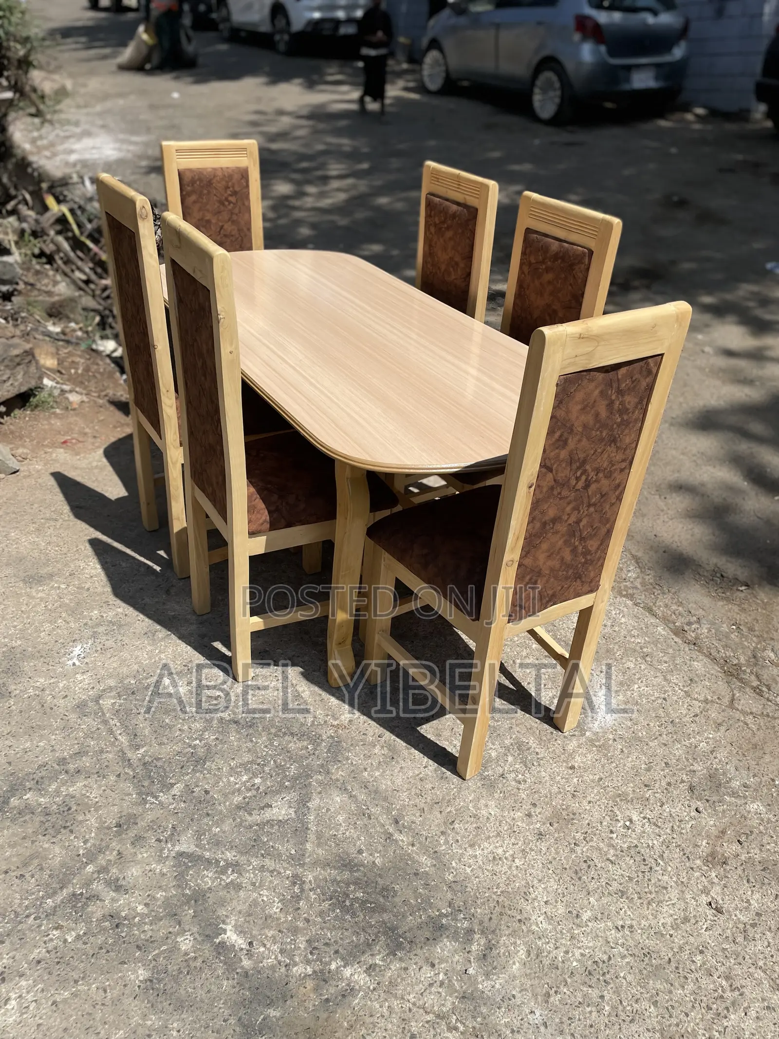 አይተው ወድው የሚገዟቸው ዘመናዊ የምግብ ጠረዼዛዎች በተመጣጣኝ ዋጋ አቅርበናል