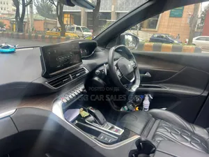 Peugeot 5008 2022 White