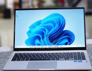 Photo - New Laptop Samsung 8GB Intel Core I5 SSD 256GB