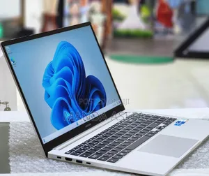 New Laptop Samsung 8GB Intel Core I5 SSD 256GB