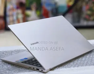New Laptop Samsung 8GB Intel Core I5 SSD 256GB