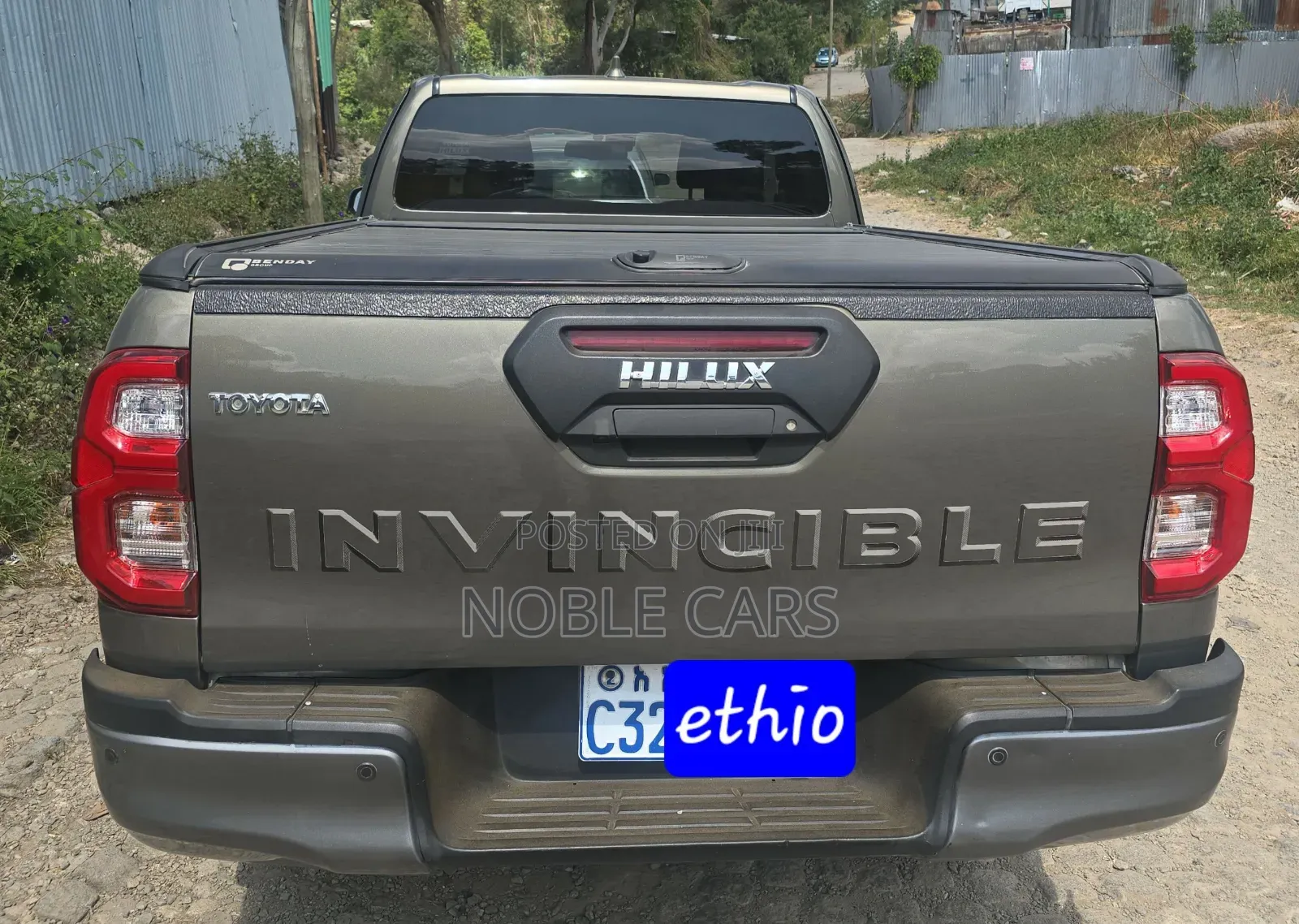 Toyota Hilux 2023 Gray